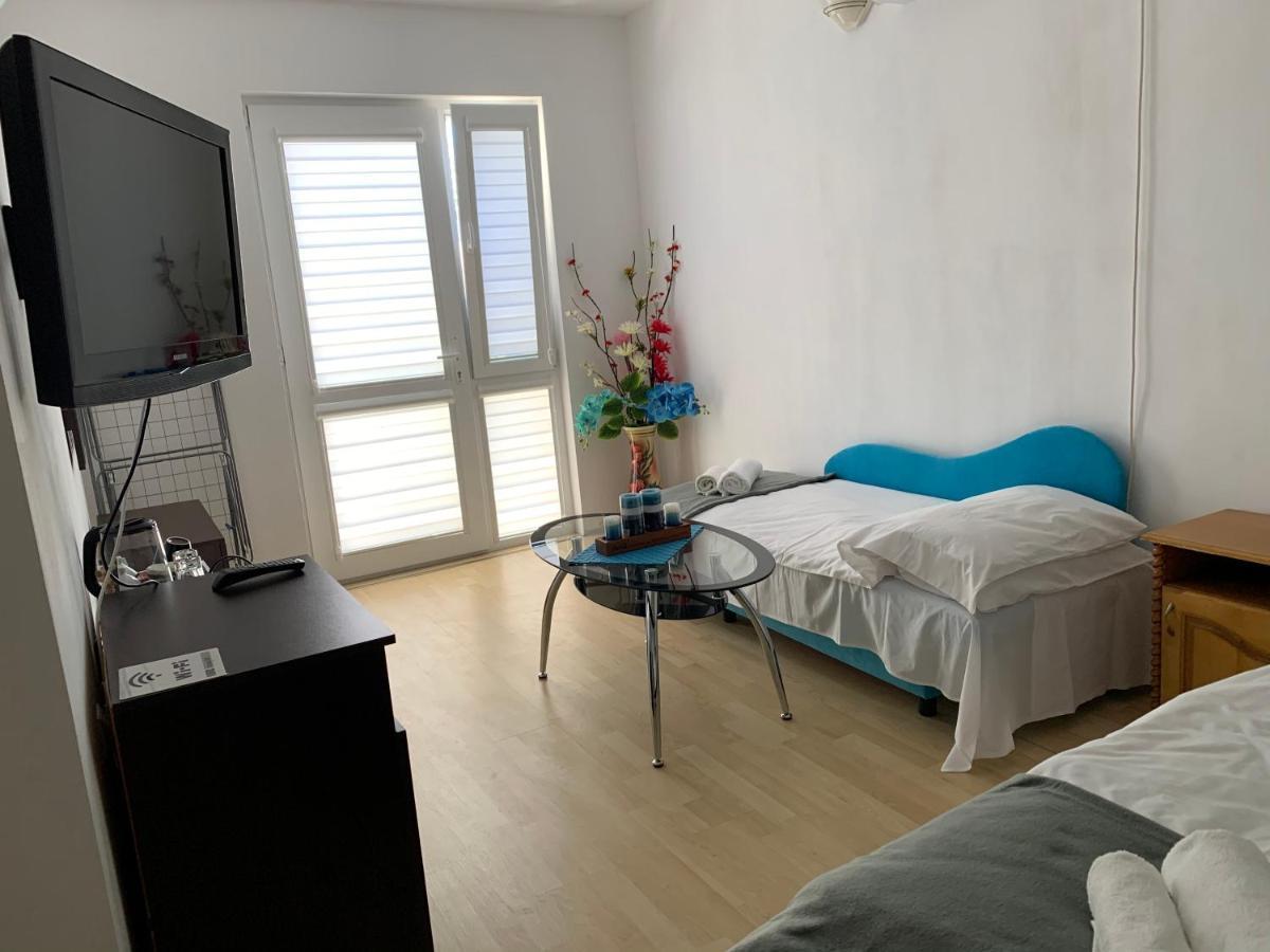 Sunray Guest House, Private Rooms & Apartment With Lovely Sea View Varna Buitenkant foto