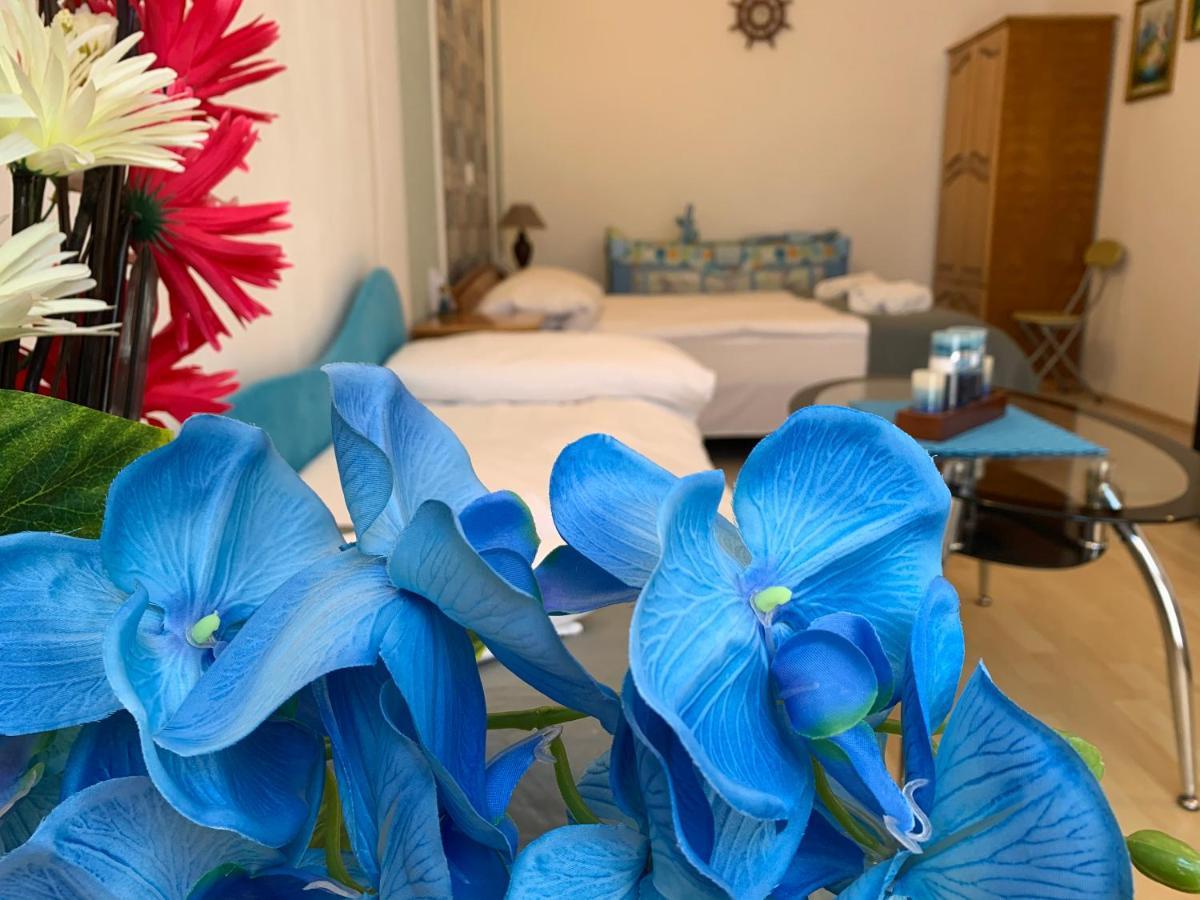 Sunray Guest House, Private Rooms & Apartment With Lovely Sea View Varna Buitenkant foto