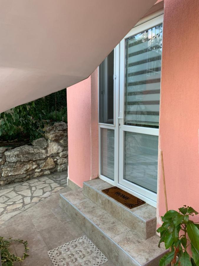 Sunray Guest House, Private Rooms & Apartment With Lovely Sea View Varna Buitenkant foto
