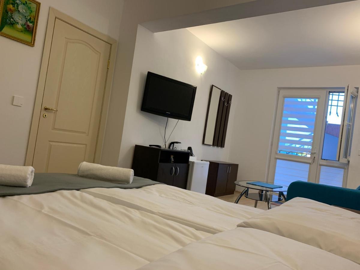 Sunray Guest House, Private Rooms & Apartment With Lovely Sea View Varna Buitenkant foto