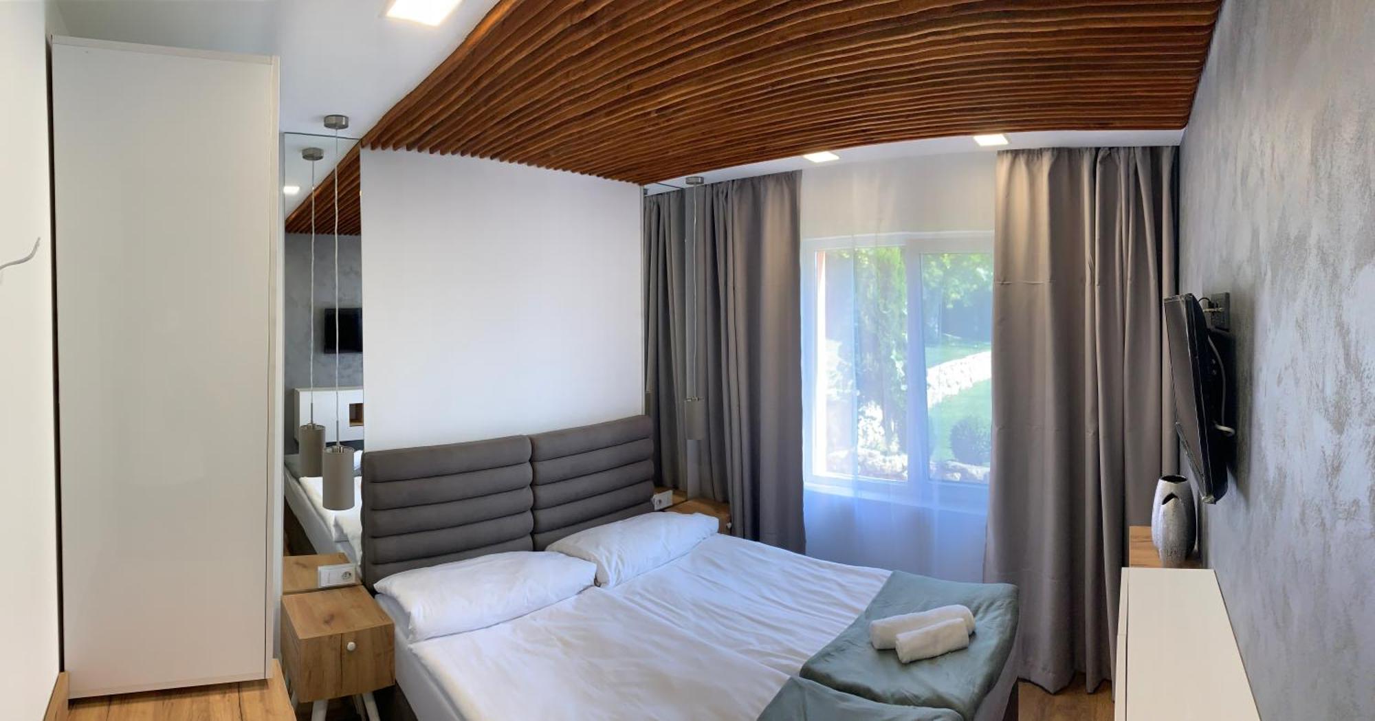 Sunray Guest House, Private Rooms & Apartment With Lovely Sea View Varna Buitenkant foto