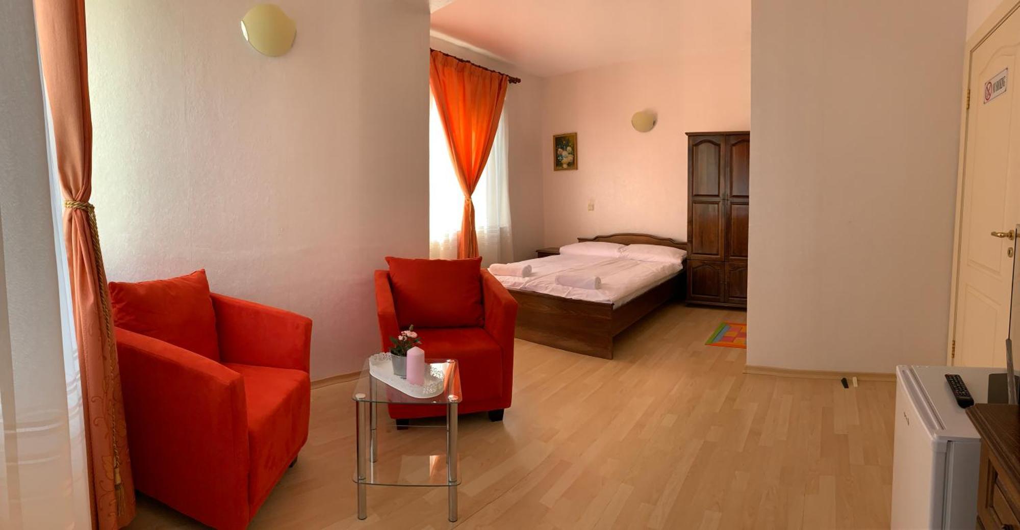 Sunray Guest House, Private Rooms & Apartment With Lovely Sea View Varna Buitenkant foto