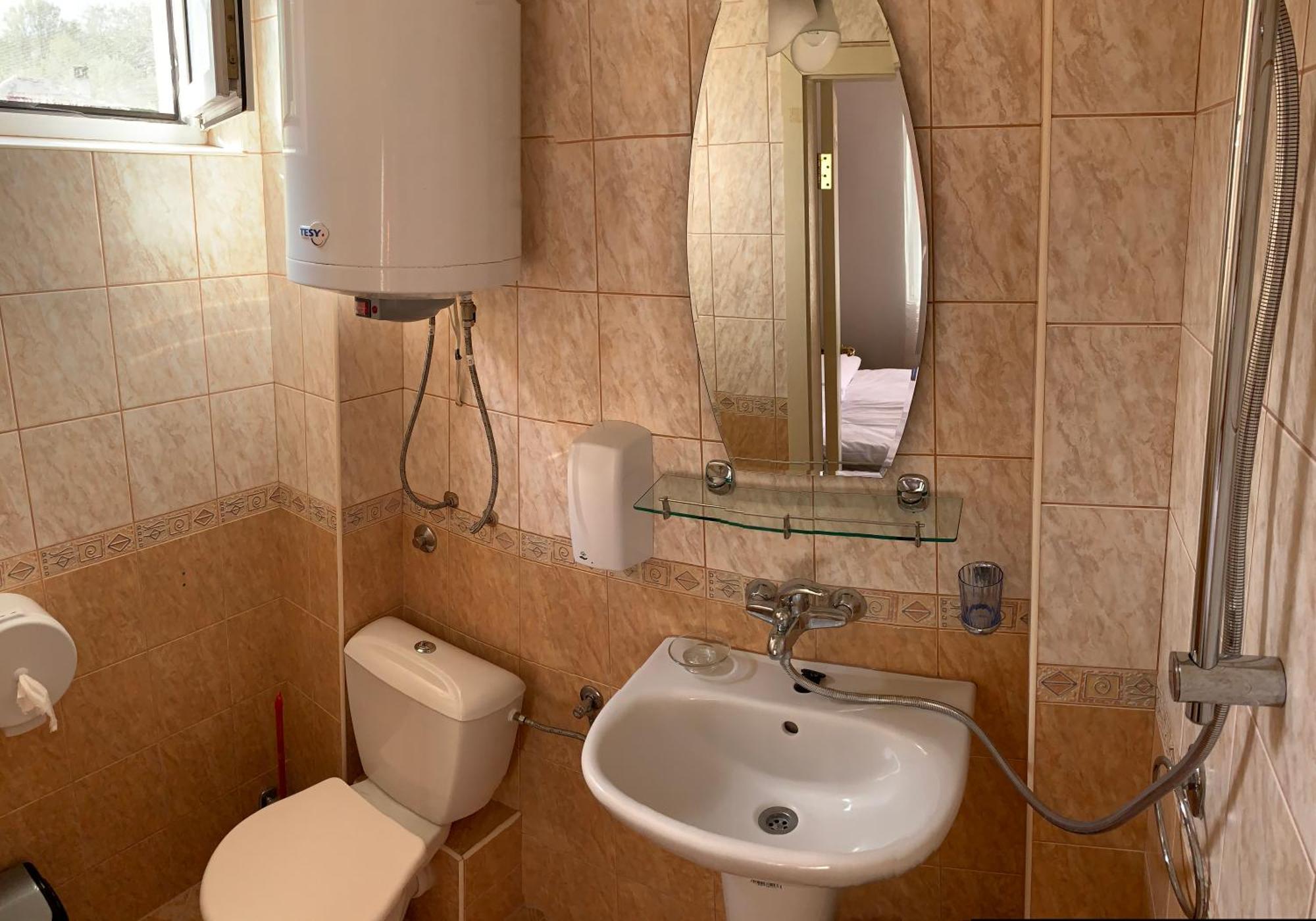Sunray Guest House, Private Rooms & Apartment With Lovely Sea View Varna Buitenkant foto
