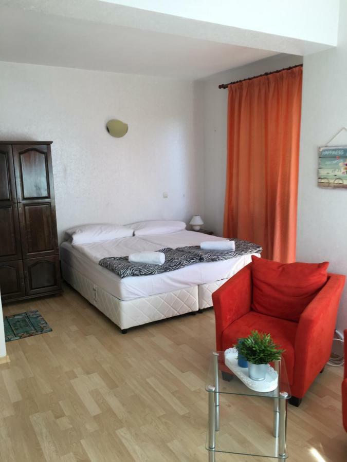 Sunray Guest House, Private Rooms & Apartment With Lovely Sea View Varna Buitenkant foto