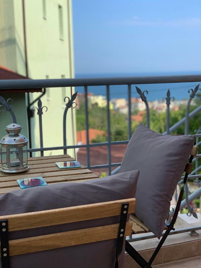 Sunray Guest House, Private Rooms & Apartment With Lovely Sea View Varna Buitenkant foto
