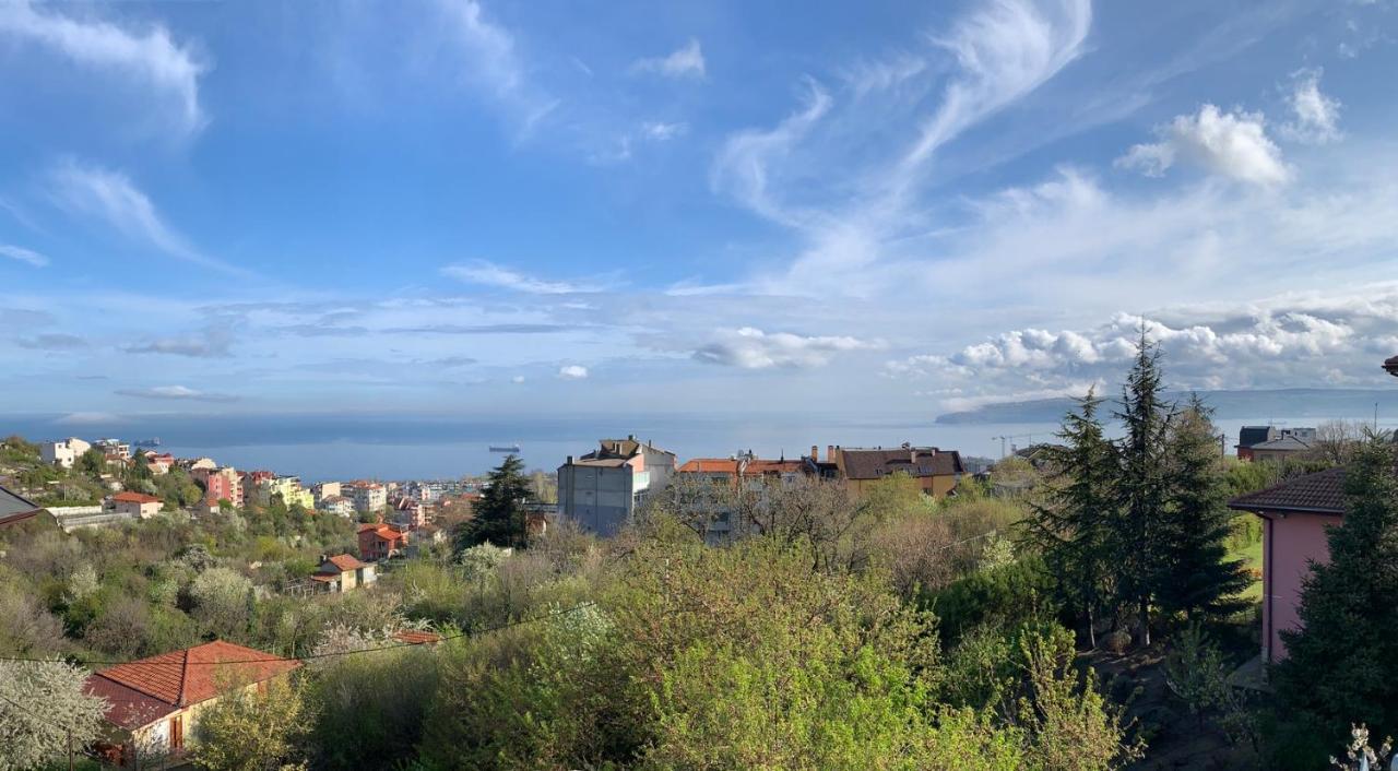 Sunray Guest House, Private Rooms & Apartment With Lovely Sea View Varna Buitenkant foto